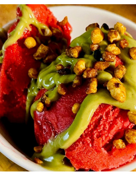 Glace avec nappage topping pistache Dubaï pour glaces, crêpes, gaufres, desserts et boissons gourmandes.